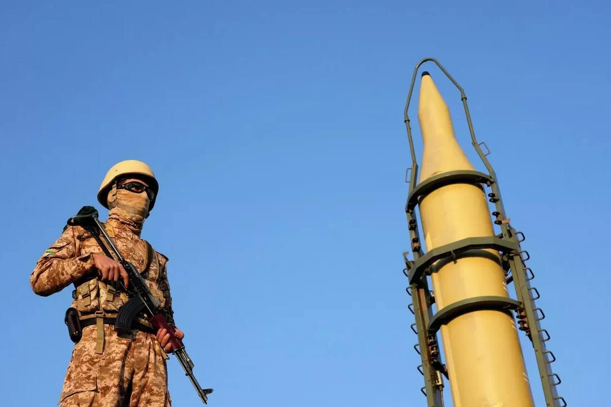 Удар в спину дипломатии: Иран разбомбил базы США в ответ на «мирные инициативы» Трампа