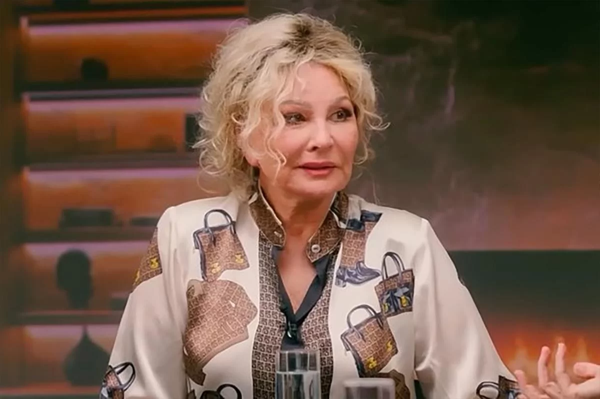 «Мне разрезали там, где я не просила»: Веденеева спустя 15 лет рассказала, как пластика в Париже изуродовала её лицо