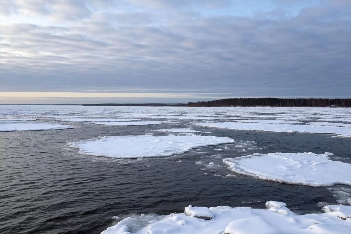 У границ России замерзает Финский залив