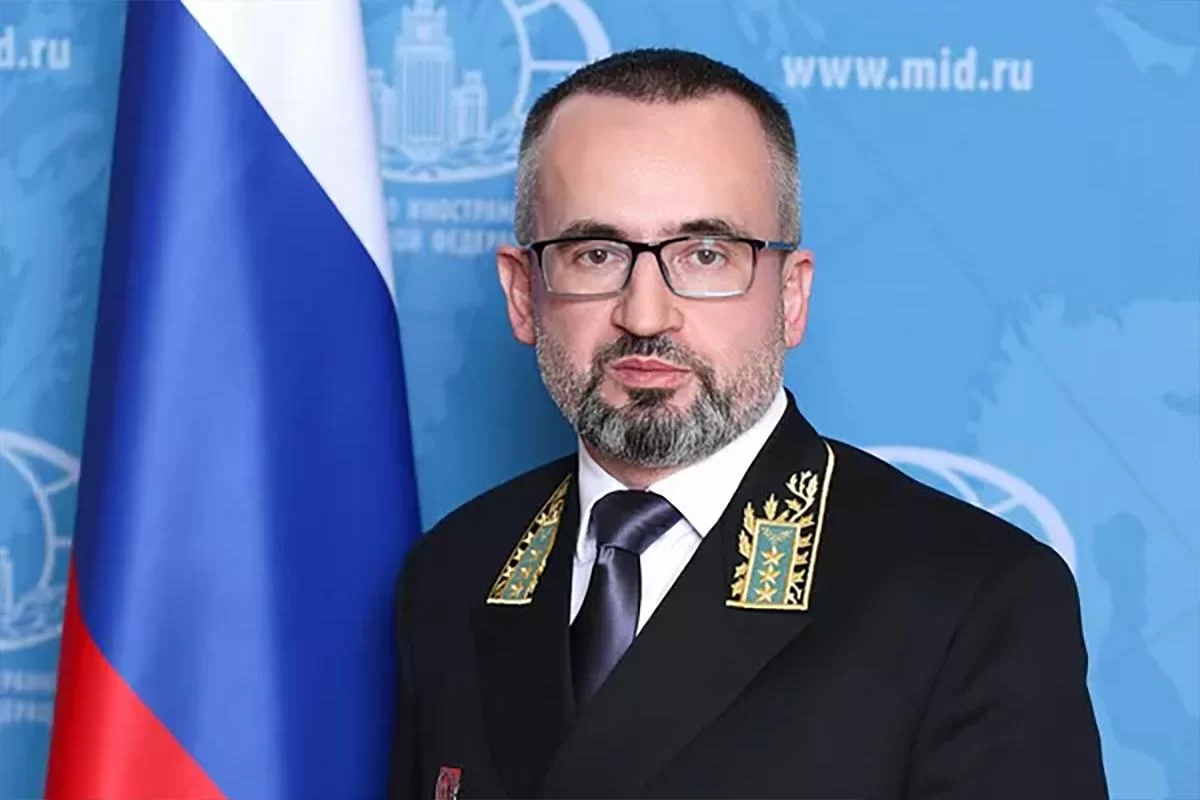 Коктейль Молотова в забор посольства: угрозы дипломатам в Канаде переросли в открытое нападение