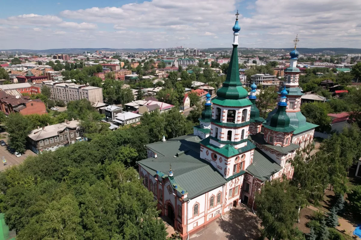 Мэр Иркутска Руслан Болотов: На зданиях ИГУ, Крестовоздвиженской церкви и Художественного музея города появится архитектурная подсветка