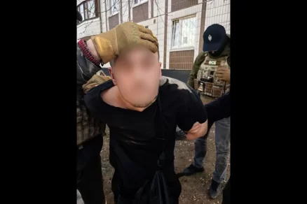 Сотрудники УФСБ России по Москве задержали иностранца, совершившего поджог в депо на станции Марк