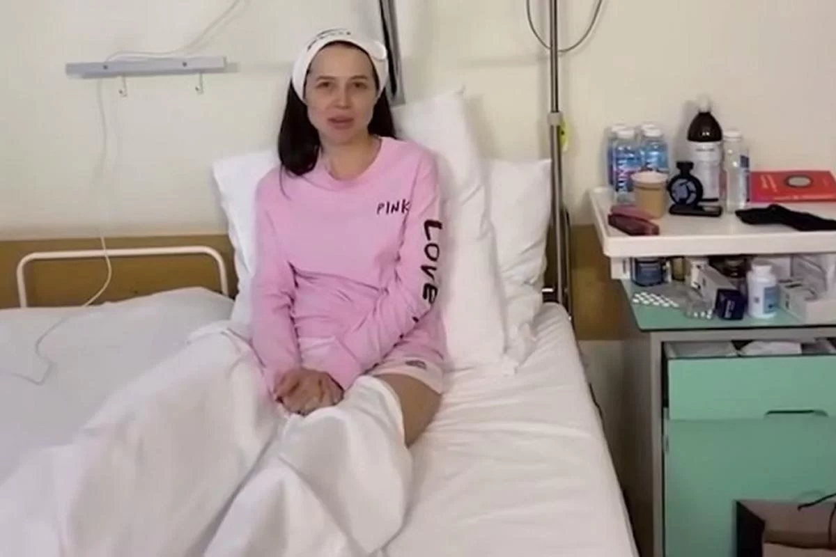 Лерчек в слезах подтвердила рак желудка и рассказала о приостановке дела