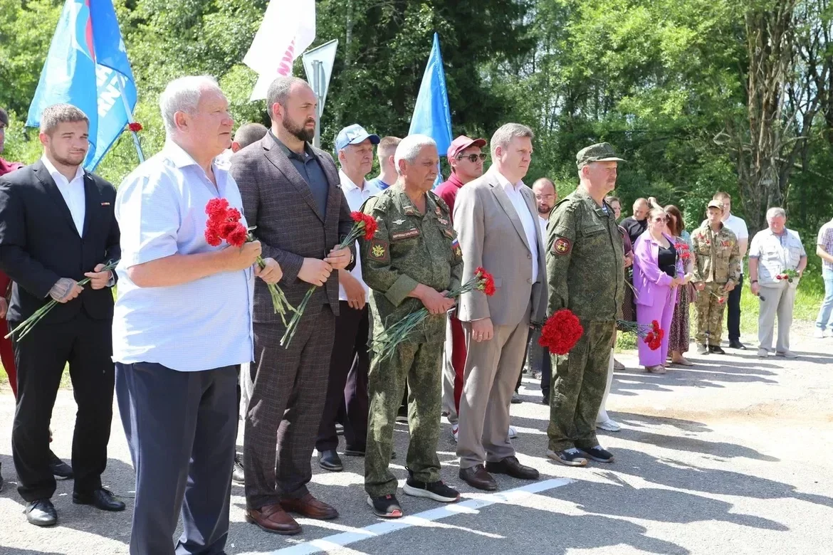 Спикер Заксобрания Геннадий Новосельцев: В Калужской области встретили участников автопробега в честь памяти московского ополчения «Города-герои — города героев»