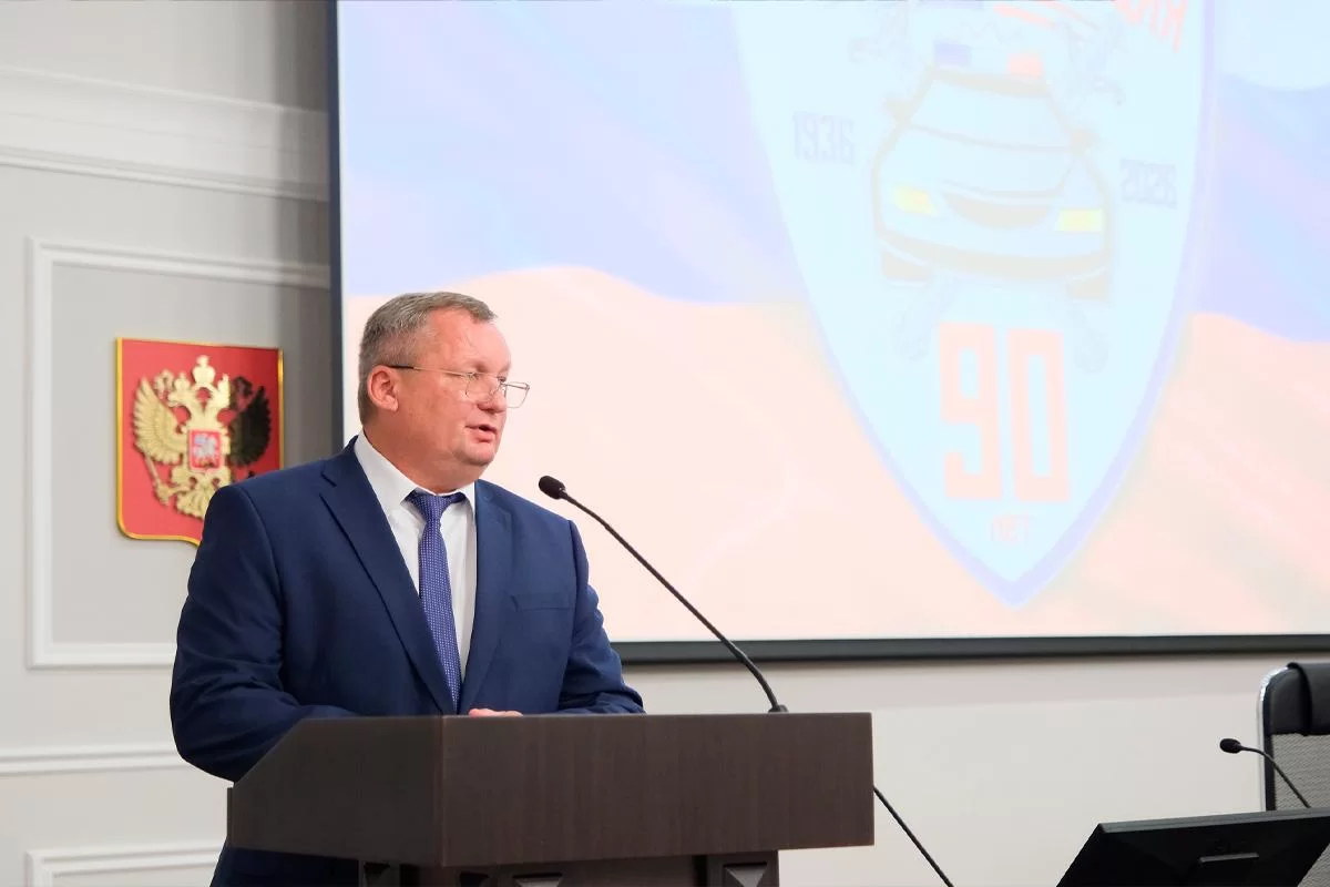 «Служба в Госавтоинспекции всегда требовала профессионализма и выдержки»: Председатель Думы Астраханской области Игорь Мартынов поздравил сотрудников ГИБДД региона с 90-летним юбилеем службы
