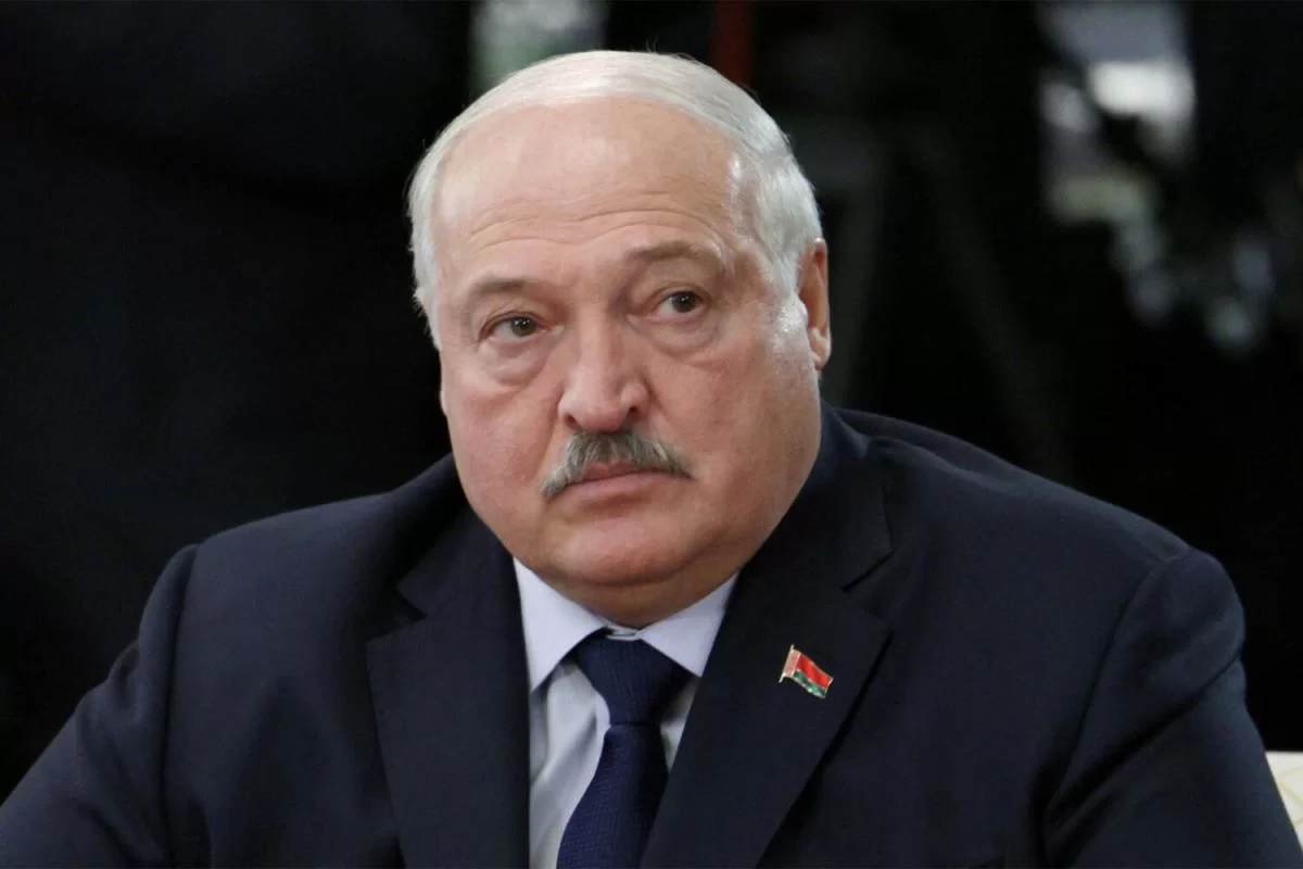 «Лукашенко готовится к войне?» Эксперты — о том, что скрывается за риторикой Минска и атакой дрона на автобус