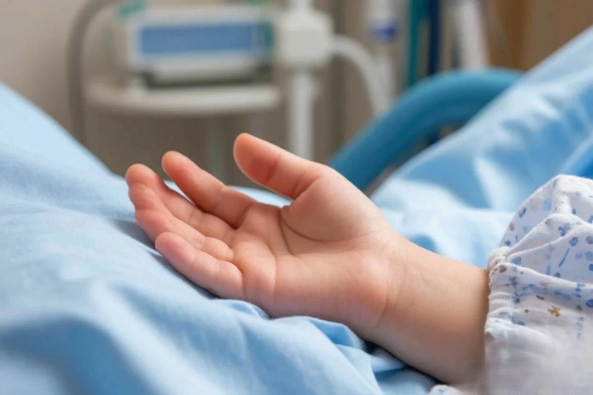 Смертельный ужин: 4-летний мальчик съел сыр и 9 лет пролежал в коме, не дожив до 14 лет