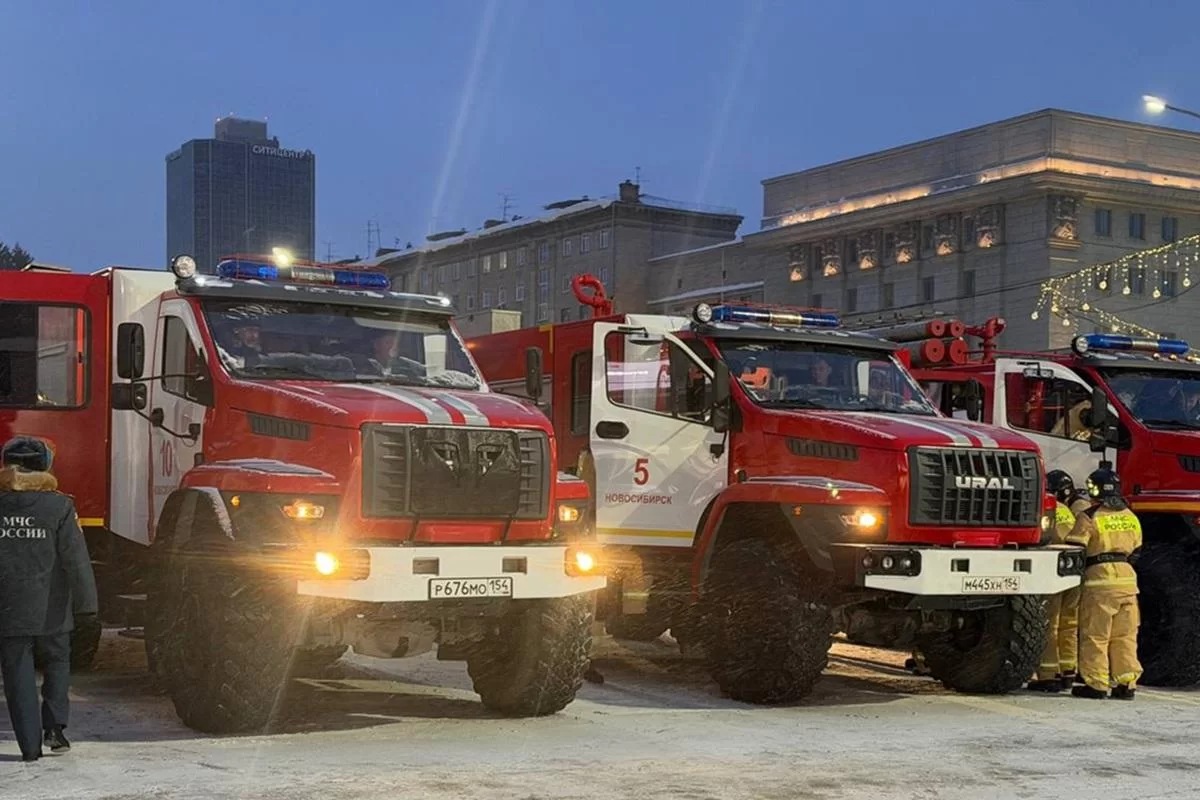 В Новосибирске под тяжестью снега рухнула крыша здания горнолыжного комплекса