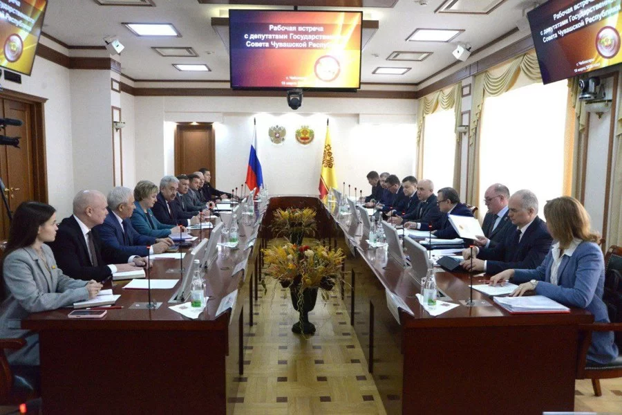 Перинатальный центр, водозабор и ремонт дорог: Спикер Госсовета Чувашии Леонид Черкесов назвал вопросы, требующие особого внимания