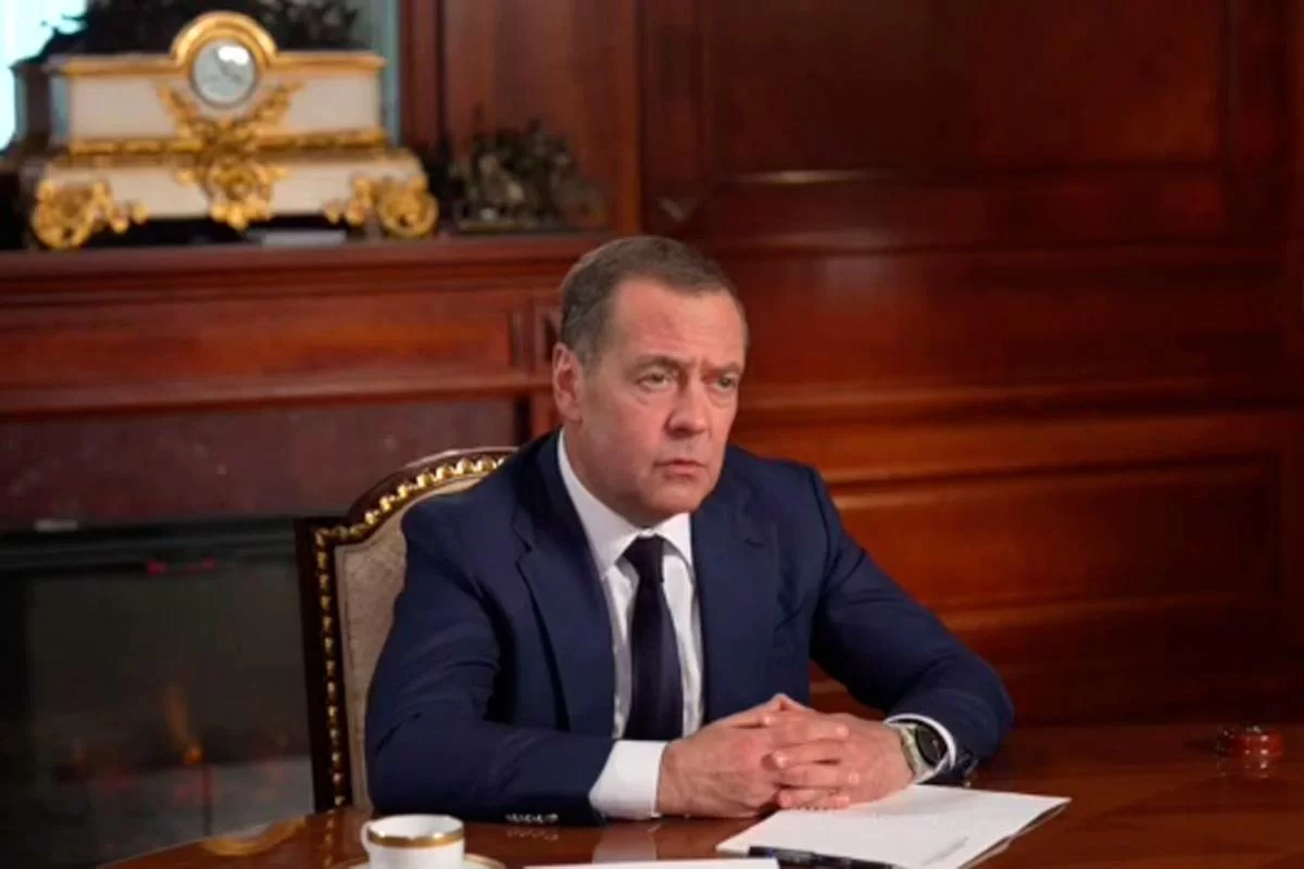 Медведев заявил о формировании новой полосы безопасности на территории трёх областей Украины