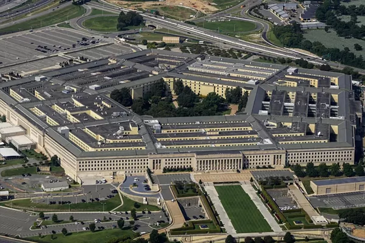 Опечатка века: Пентагон назвал свою пресс-секретаршу «секратарем» и не заметил ошибки