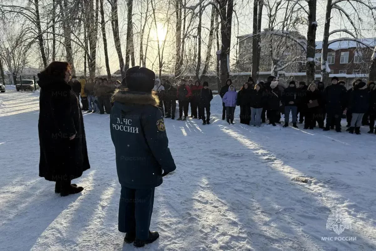 Сотрудники ГУ МЧС по Ивановской области организовали в индустриальном колледже учебную эвакуацию