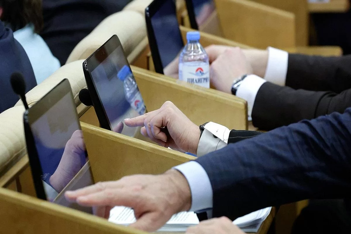 Новые лица, старые проблемы? Россияне хотят видеть актуальные темы в повестке партий