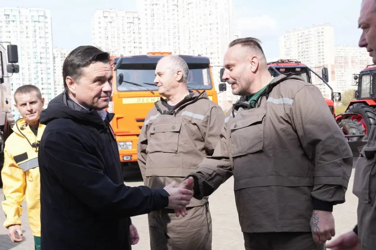 Андрей Воробьев: Подмосковью передали 35 единиц лесопожарной техники для усиления охраны лесов