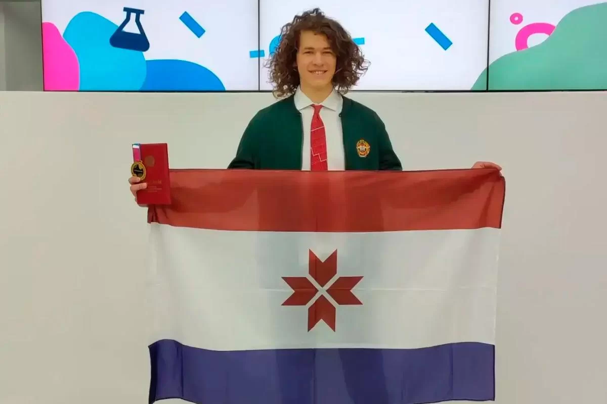 Глава Мордовии Артём Здунов поздравил учащегося Республиканского лицея Макара Чабыкина с победой на Всероссийской олимпиаде школьников по химии