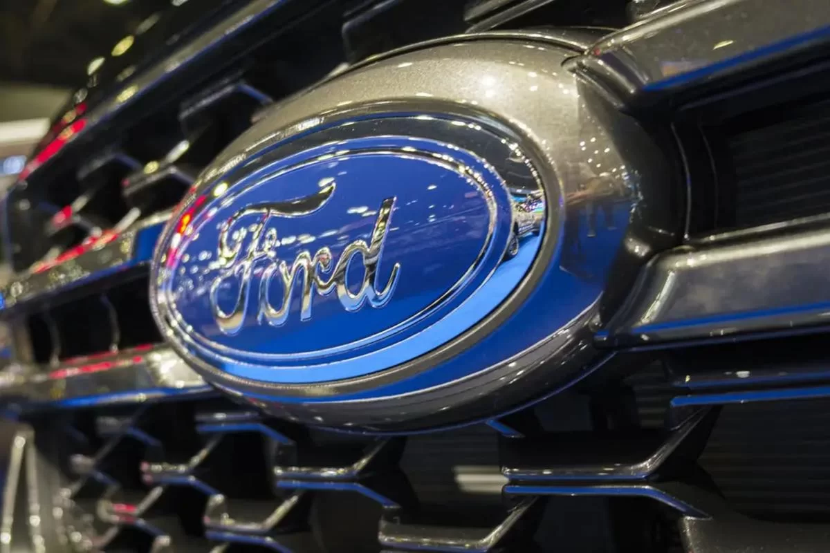 Глава Ford требует запретить китайские авто в США, но сам не может отказаться от Xiaomi