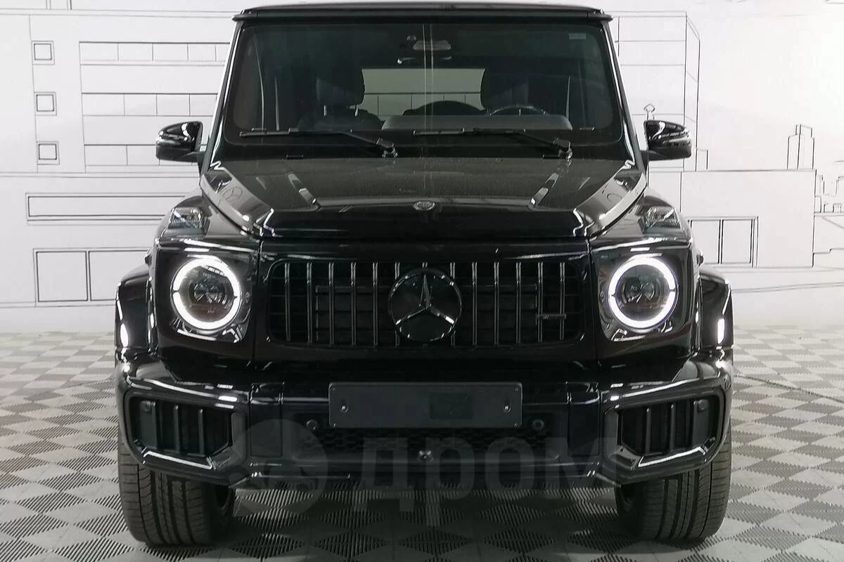 «Золотой» «Гелик» за 41 миллион: что умеет самый дорогой Mercedes в Новосибирске и кто его купит