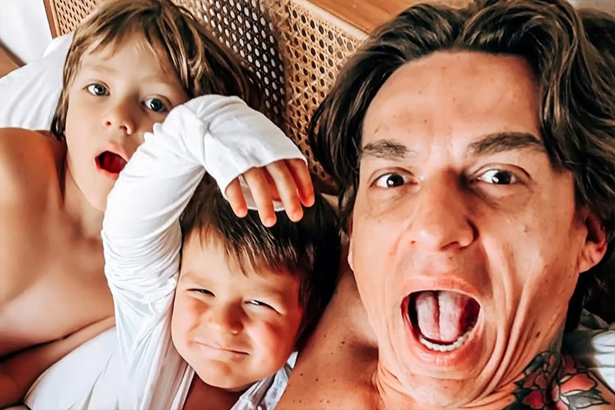 «Банда-команда»: Влад Топалов показал трёх подросших сыновей от Регины Тодоренко