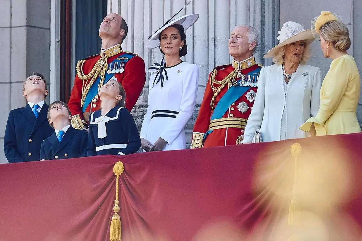 Семейная битва за короля: Уильям обвинил Камиллу в равнодушии к больному раком отцу