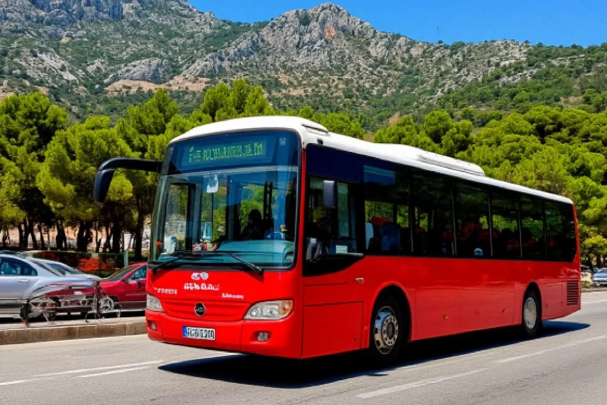 Алексей Цыденов предложил использовать деньги за штрафы ПДД на автобусы