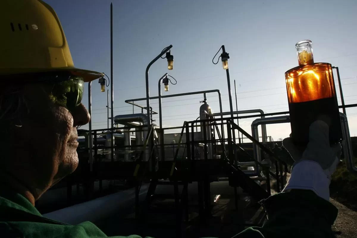 Сербия заперла нефть внутри страны и вливает на рынок десятки тысяч тонн дизеля