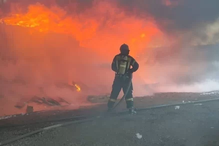 В Санкт-Петербурге 24-летнюю девушку задержали за поджог пункта гуманитарной помощи