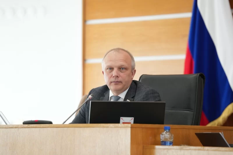 Спикер Заксобрания Роман Заварин: В Вологодской области продлили и скорректировали меры поддержки семей с детьми до 2028 года