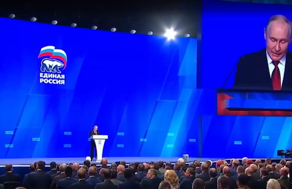 Спикер Мурманской облдумы Сергей Дубовой поддержал предложение Владимира Путина о закреплении особого статуса учителей