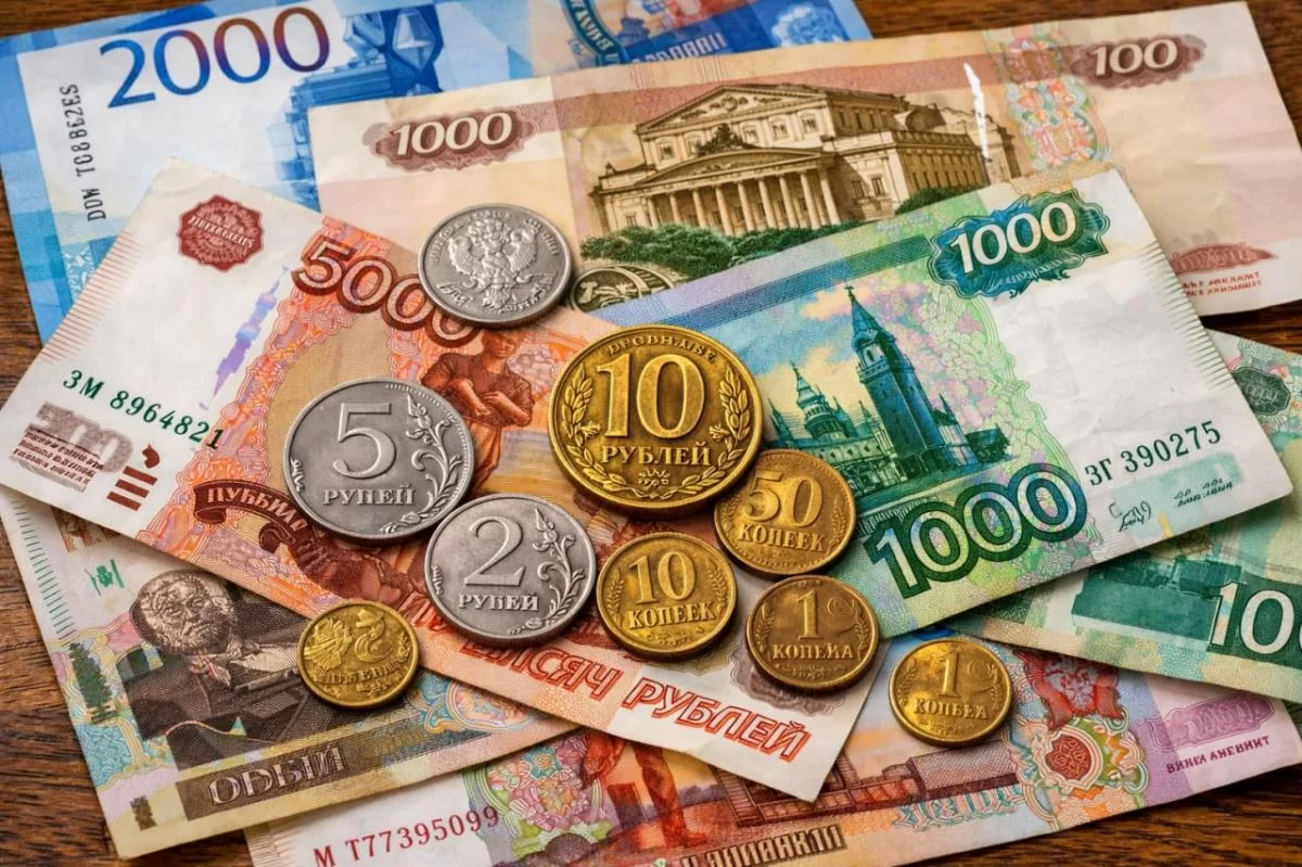 Зарплатный фантом: россияне получили под 140 тысяч в декабре, но уже в январе всё вернулось к 90