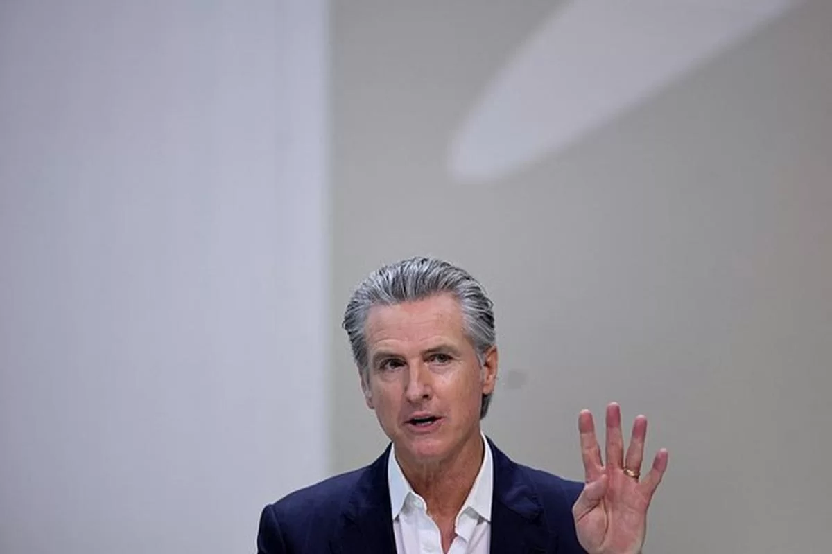 «Спите с открытым глазом» – совет Дании от калифорнийского губернатора по Гренландии