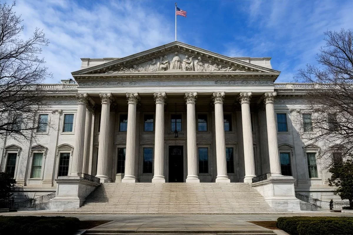 Казна трещит по швам: мартовский дефицит бюджета США обогнал прошлогодний показатель