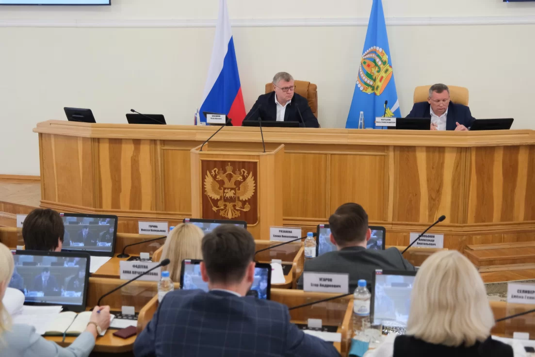 Председатель Думы Астраханской области Игорь Мартынов принял участие в обсуждении реализации молодежной политики на заседании профильной региональной межведомственной комиссии