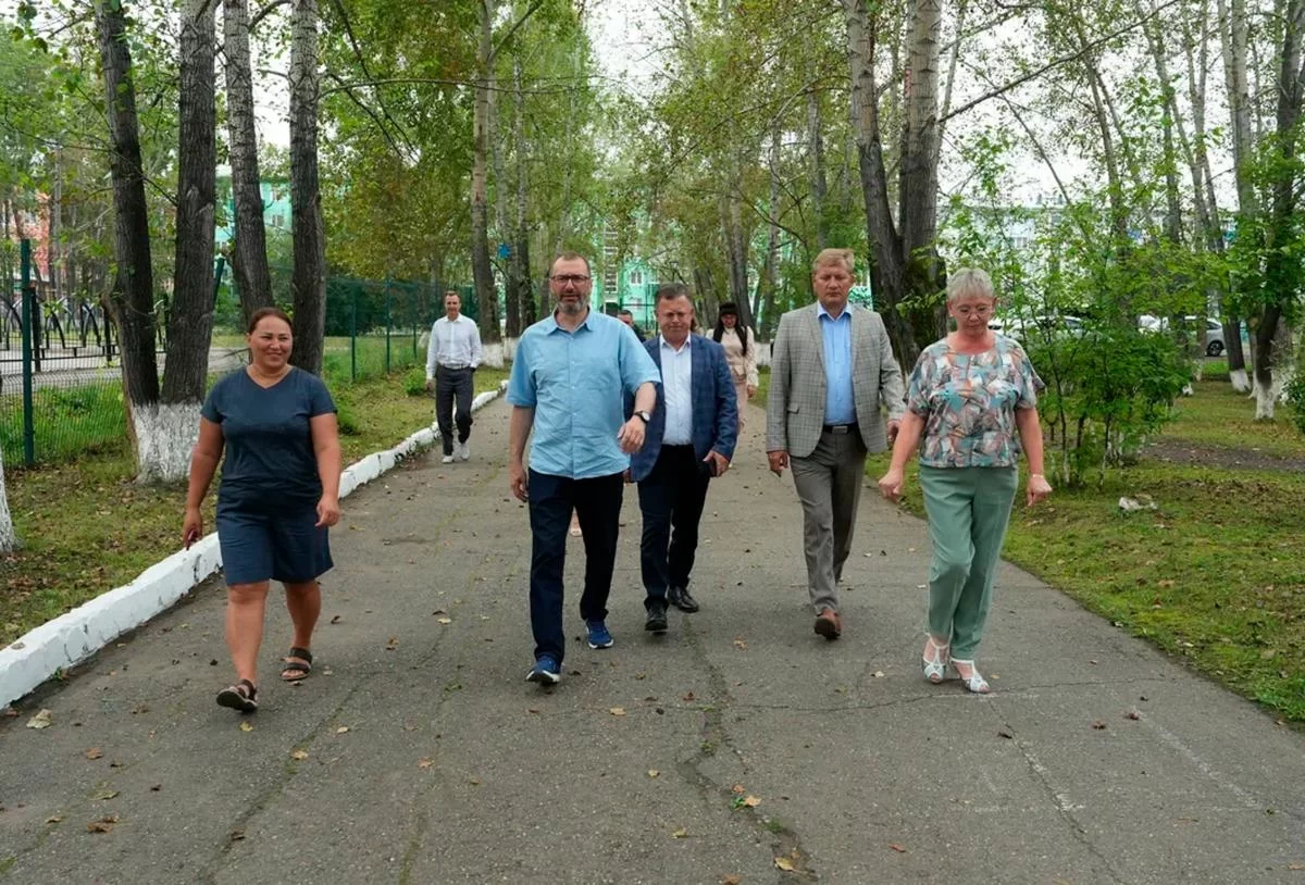 Спикер Заксобрания Иркутской области Александр Ведерников поручил проработать развитие спортивной инфраструктуры в Черемховском районе
