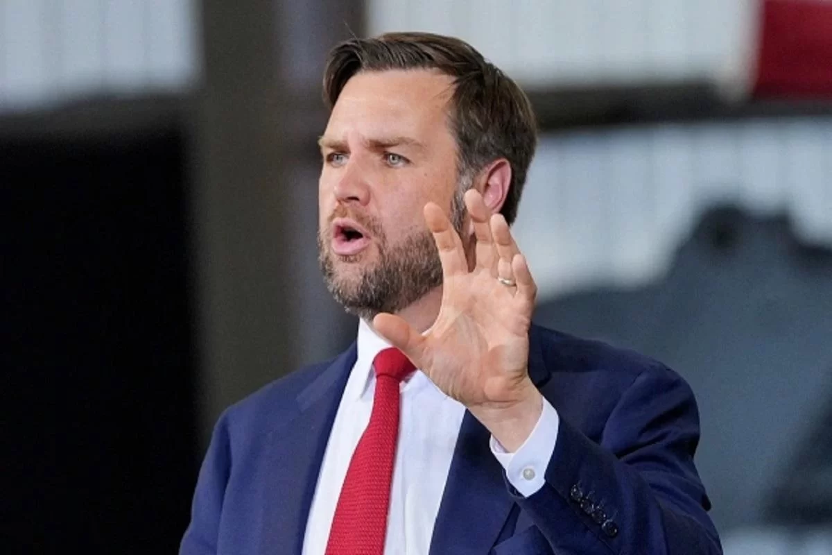 США не ввяжутся в многолетнюю войну с Ираном, уверен Вэнс