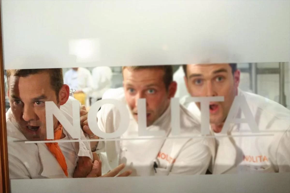 Друг остался с ночевой и нашел его бездыханным: шокирующие детали смерти звезды «Баффи» Николаса Брендона