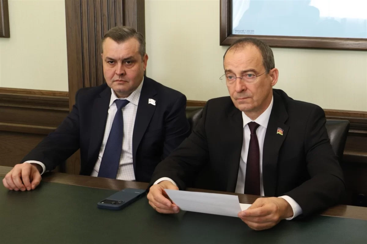 Депутаты Кубани передали коллегам из Херсона партию гуманитарной помощи