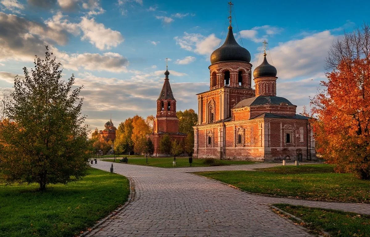 Религиозность в России снижается: данные ВЦИОМ и ПСТГУ фиксируют общий тренд