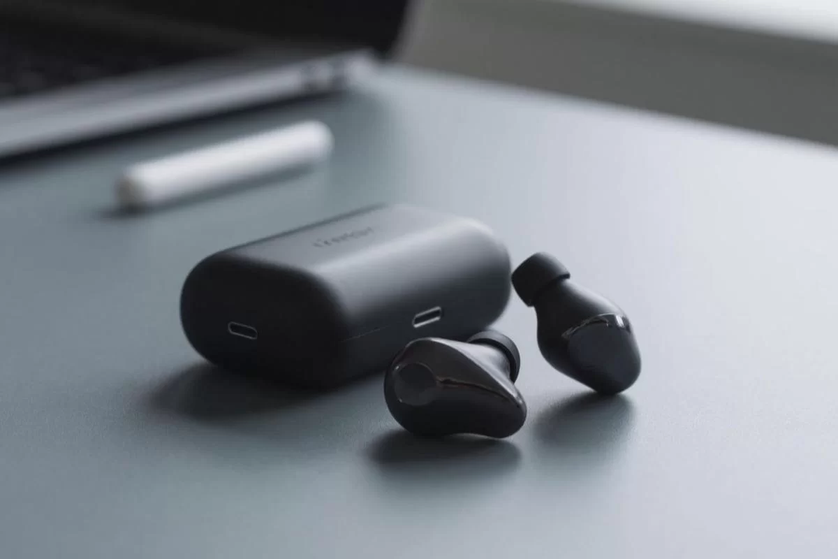 Любите музыку? Проверьте наушники! Риск воспаления растет