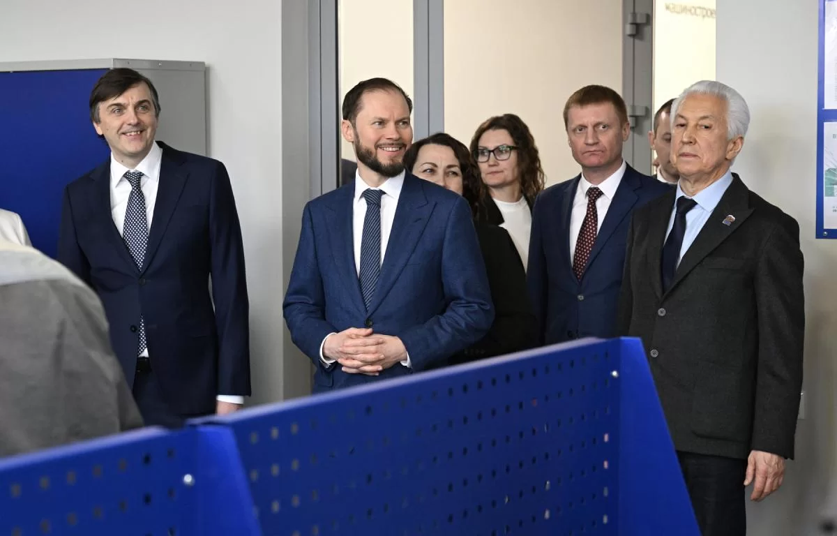 Врио губернатора Виталий Королев продемонстрировал министру просвещения РФ Сергею Кравцову возможности Тверской области для подготовки рабочих специальностей по проекту «Профессионалитет»