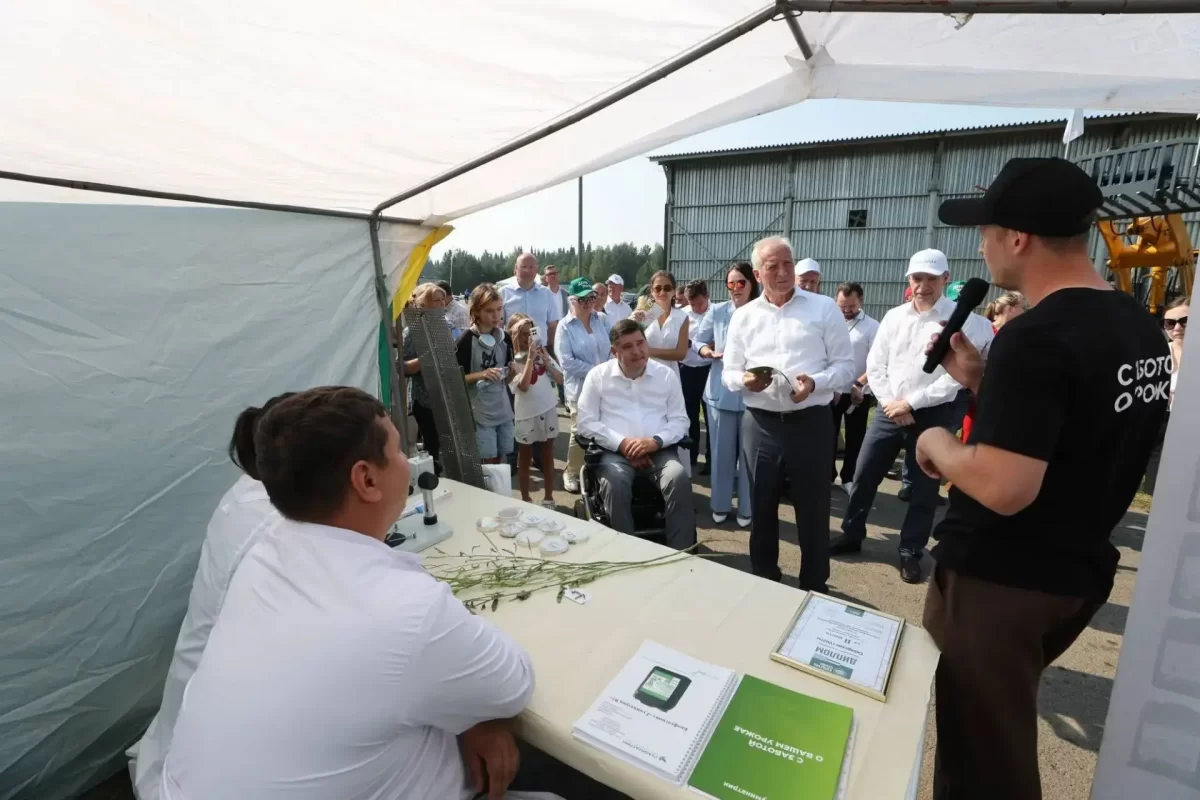 «Поставки топлива в хозяйства — в приоритете государственной политики»: Губернатор Владимир Мазур поприветствовал участников участников межрегионального «Дня поля» на площадке СПК «Межениновский»