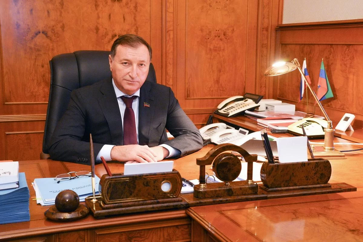 Спикер Народного Собрания Дагестана Заур Аскендеров: Строители формируют облик современной республики