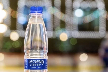 Компания «Вкусвилл» изъяла из продажи воду «Легенда Байкала» после жалобы семьи на ожоги