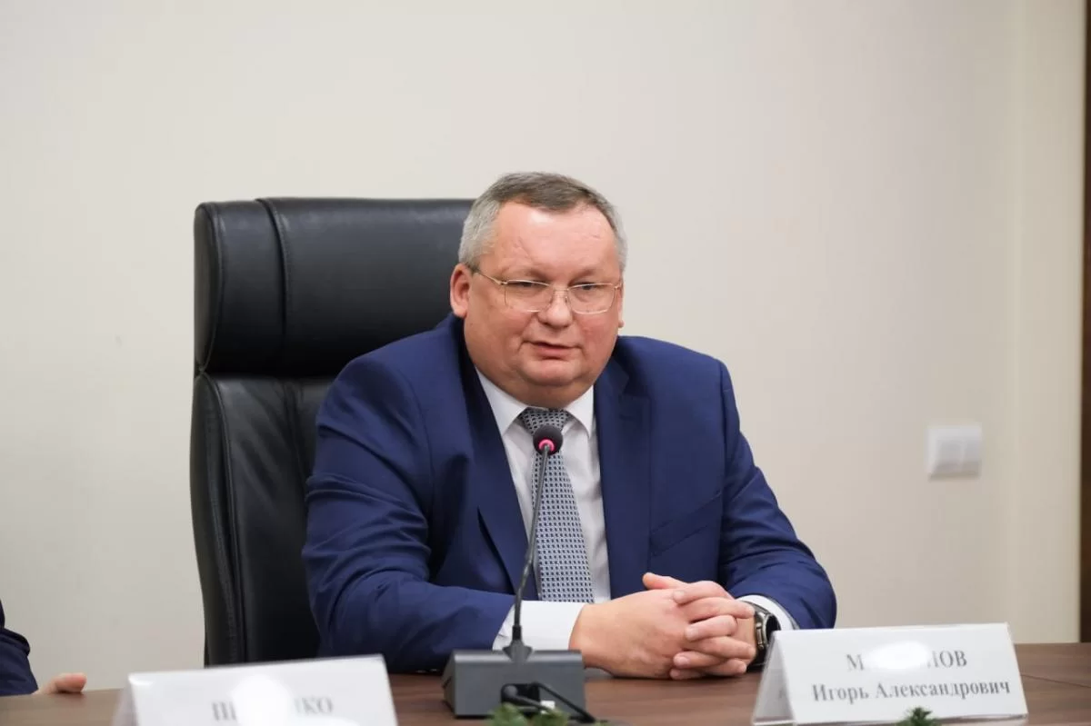 «Благодарю вас за добросовестный труд и преданность делу»: председатель Думы Астраханской области Игорь Мартынов поздравил работников торговли с профессиональным праздником