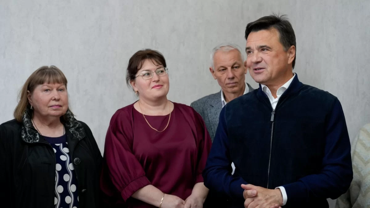 «Люди из бараков получили современное и комфортное жилье»: Губернатор Андрей Воробьёв поздравил жителей Подольска с переездом в новые квартиры из аварийного фонда