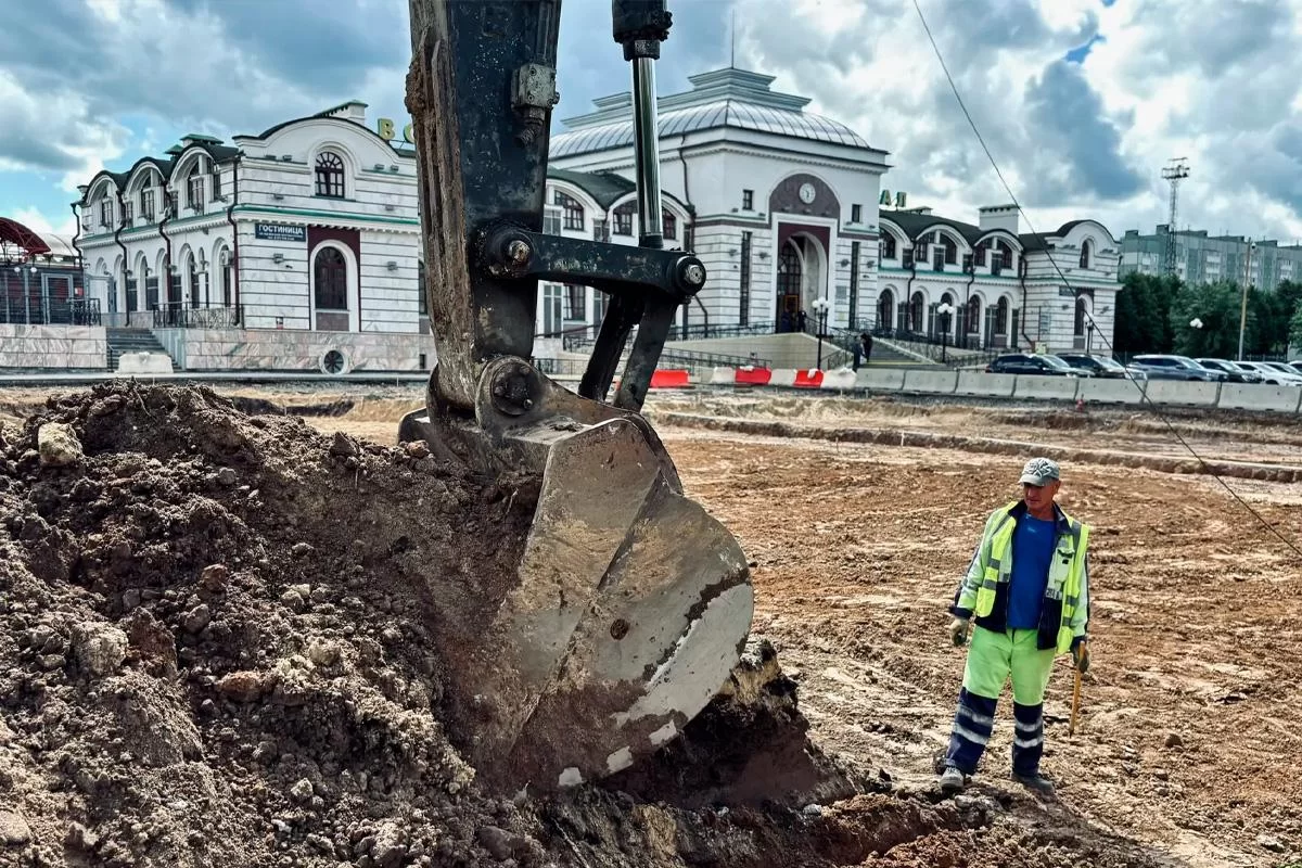 «Главная задача — сделать территорию функциональной и безопасной»: Глава Чебоксар Станислав Трофимов рассказал о ходе обновления Площади трёх вокзалов