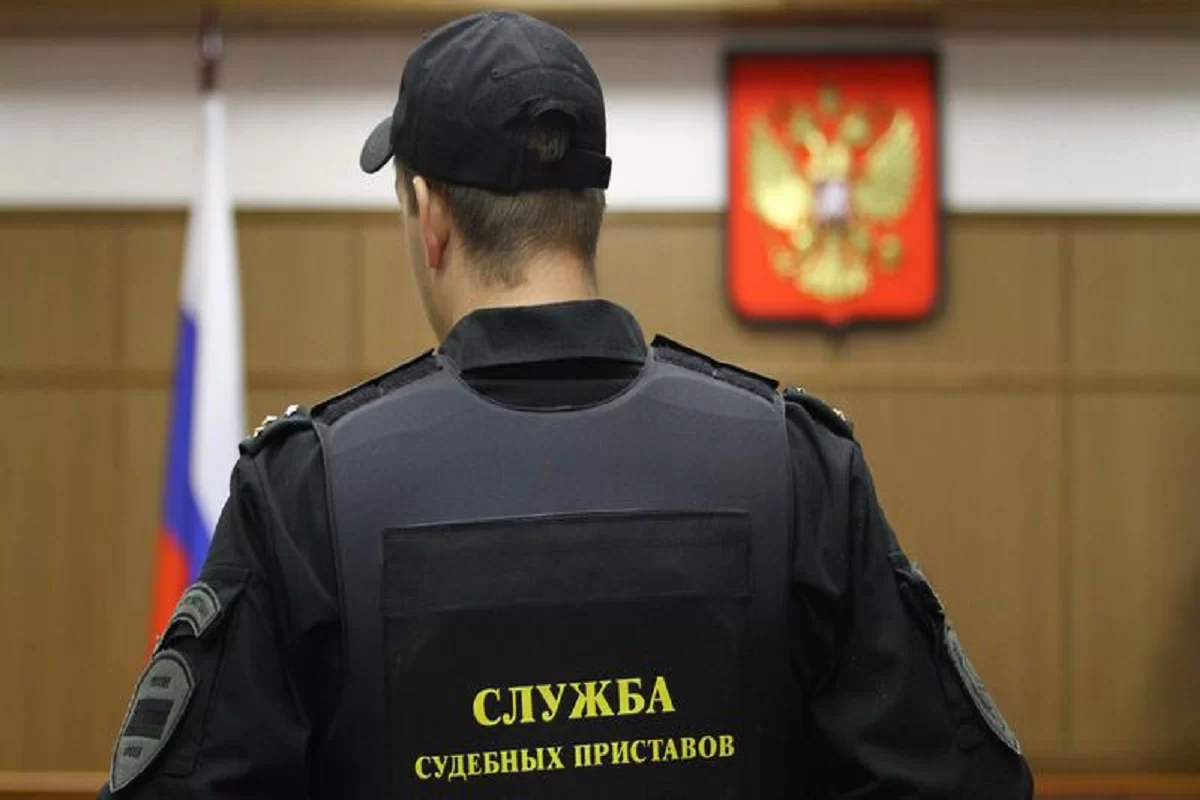 Двое конвоиров пострадали при попытке побега обвиняемого в суде Подмосковья