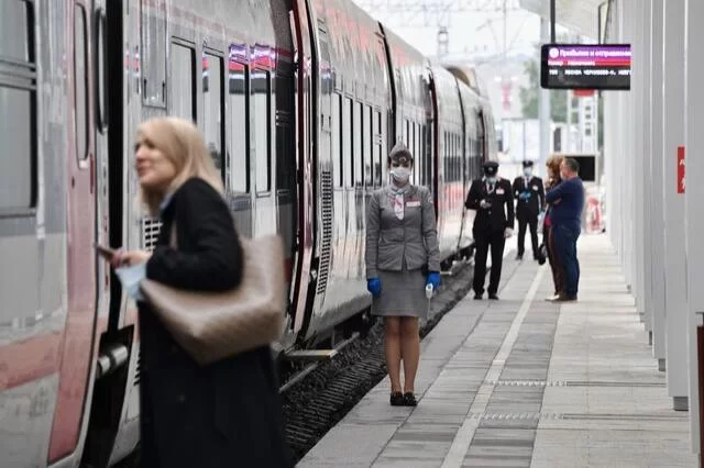 Отель на колесах с сауной: РЖД запускает поезд-курорт «В долину нарзанов» с дегустацией целебной воды