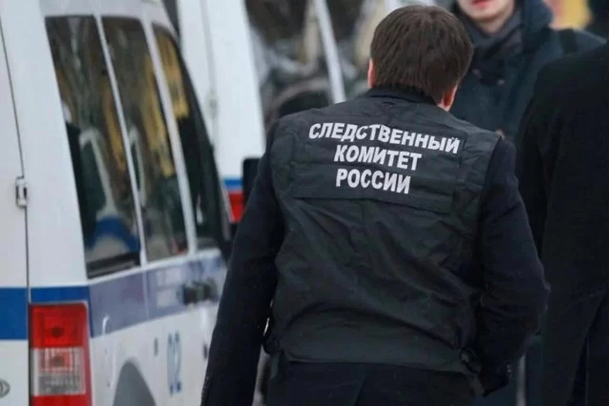 В Калининграде под окнами многоэтажки нашли тела трёх человек