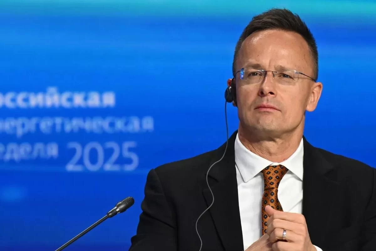 «Это госизмена»: евродепутат из Франции пригрозила главе МИД Венгрии судом за «сговор с Путиным»