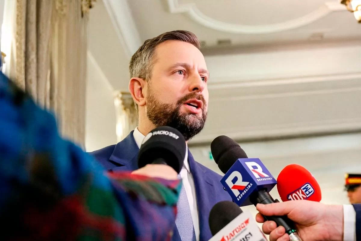 Министр МО Польши Косиняк-Камыш назвал политику бывших властей «лживой»